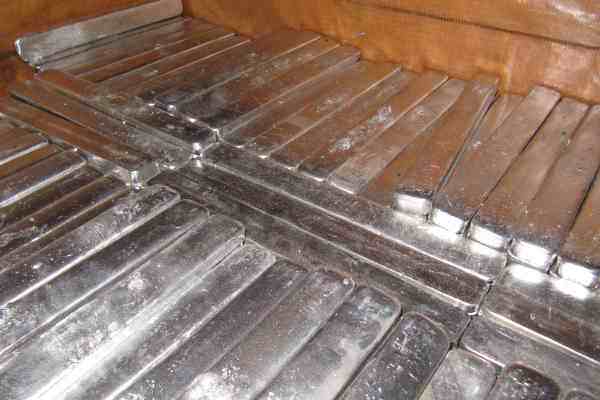 Low melting alloy ingots, bulk
